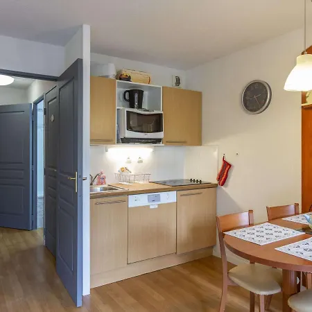 4 Pers Avec Terrasse, Piscine Couverte Et Salle De Fitness, Proche Pistes Et Remontees - Fr-1-404-339